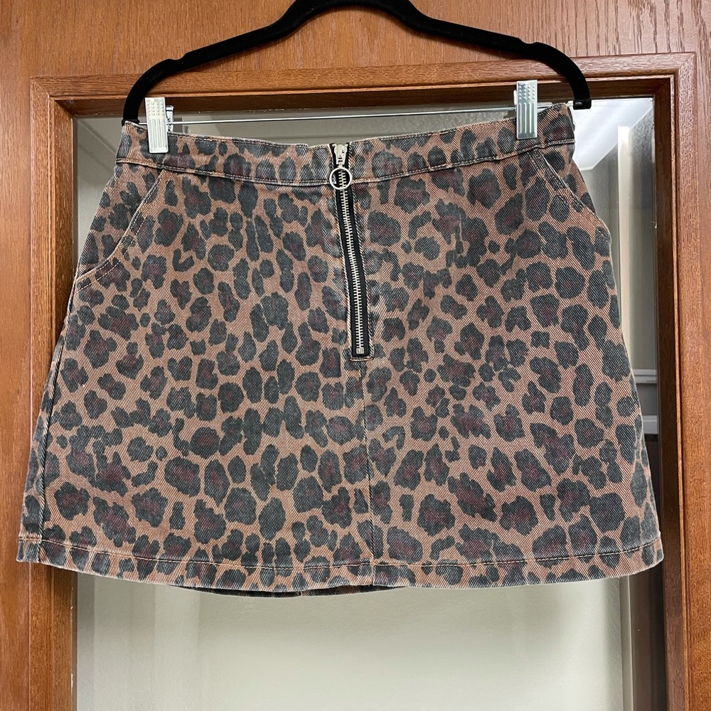 Leopard mini skirt